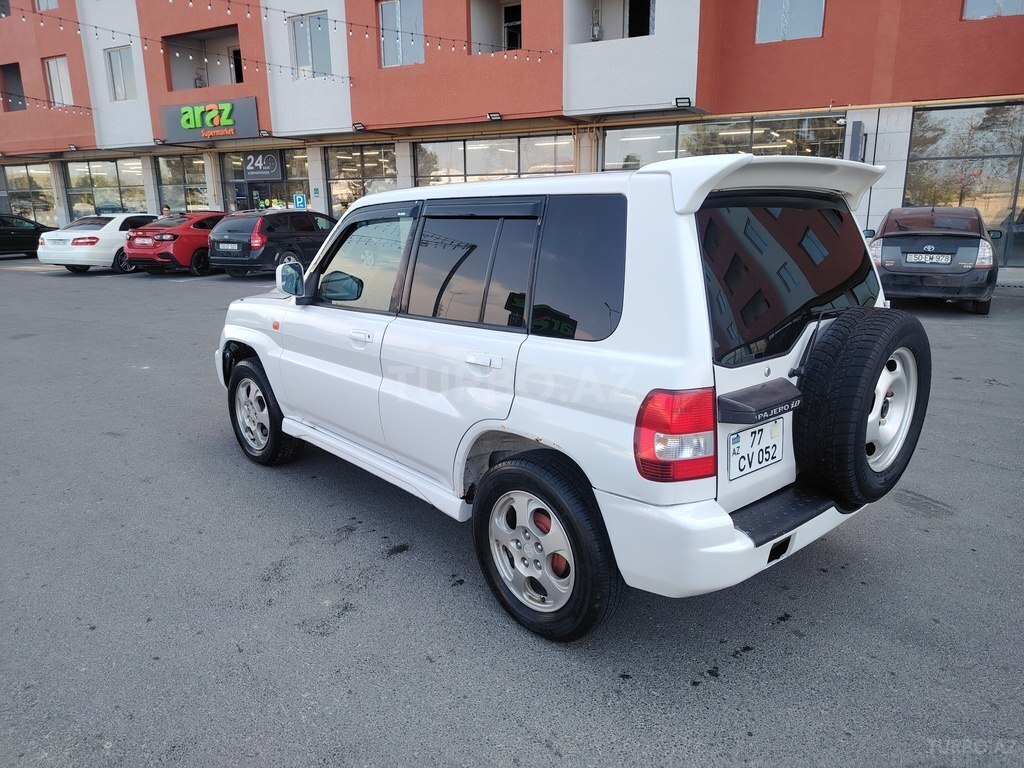 Mitsubishi Pajero io