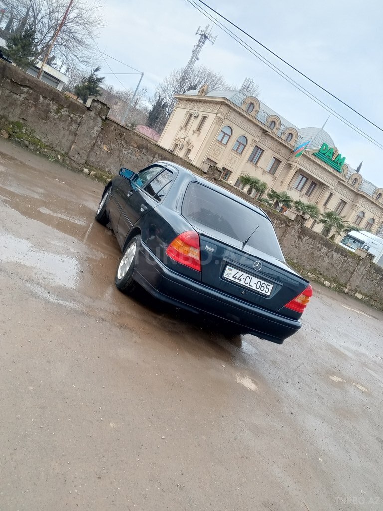 Mercedes C 180