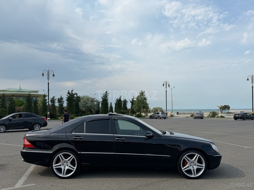 Mercedes S 320