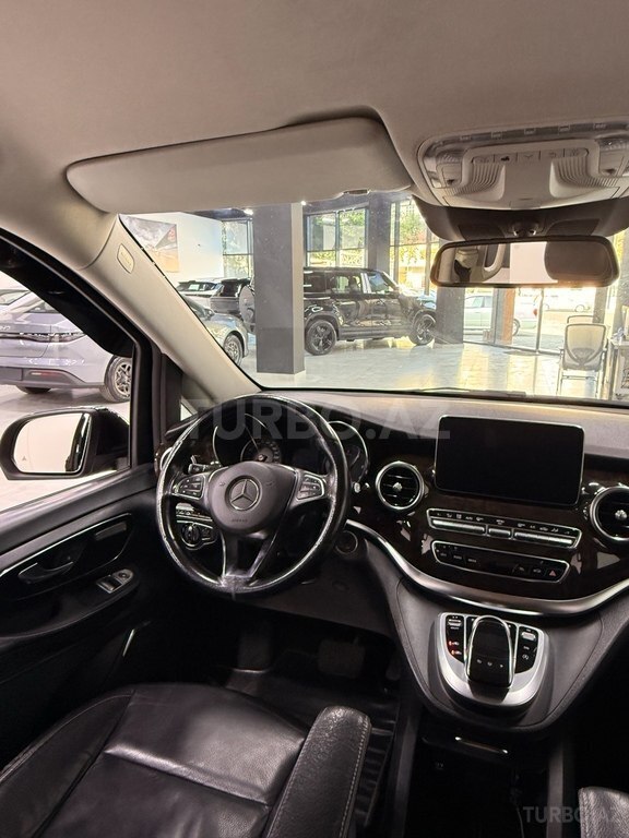 Mercedes V 250