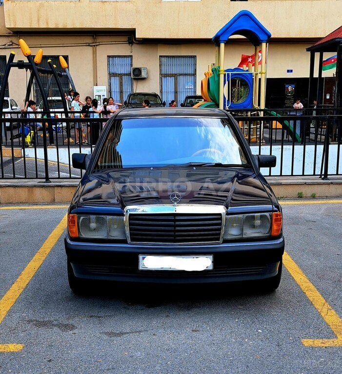 Mercedes 190