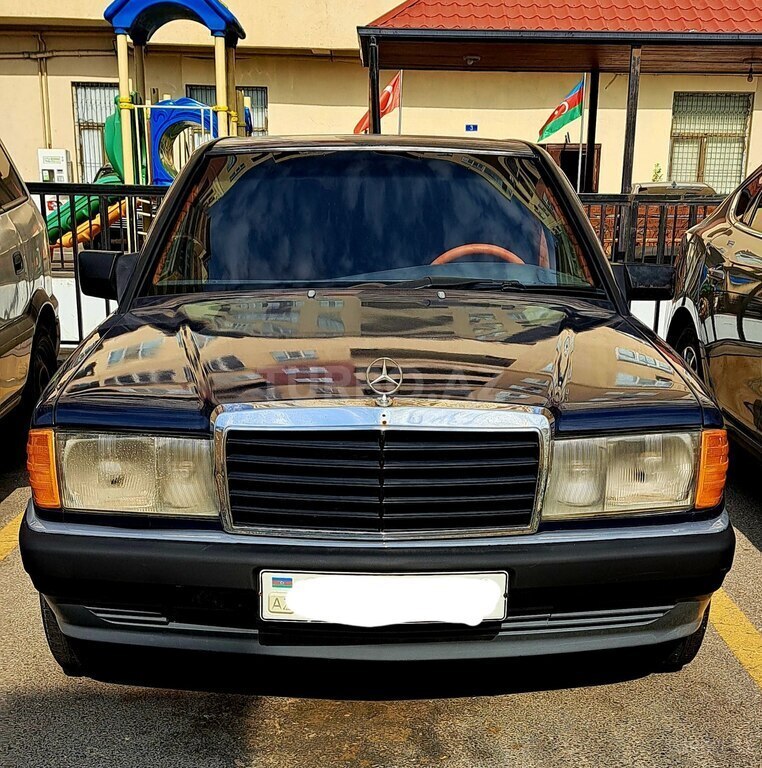 Mercedes 190