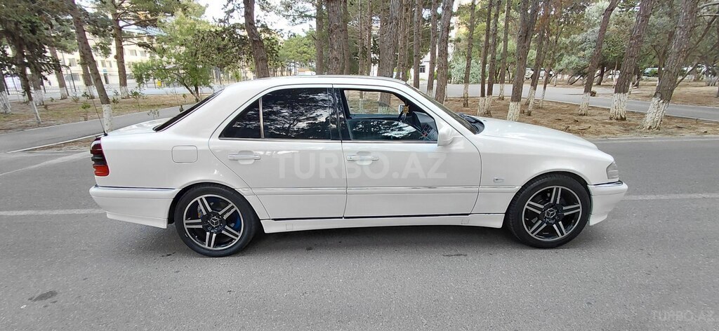 Mercedes C 240