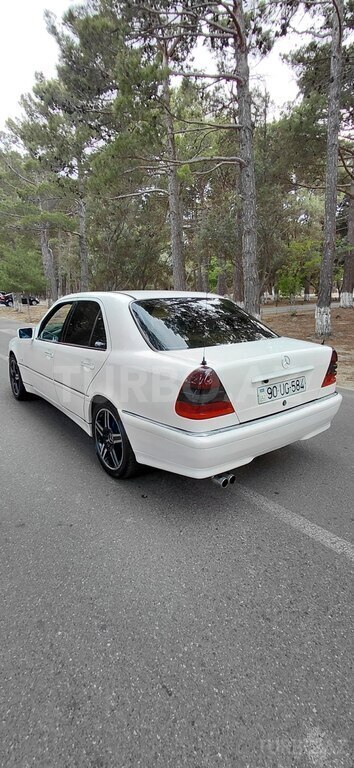 Mercedes C 240