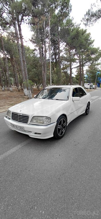 Mercedes C 240