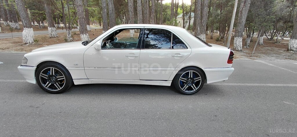 Mercedes C 240