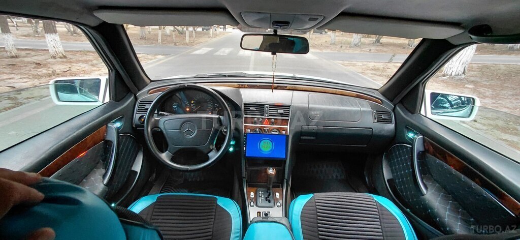 Mercedes C 240