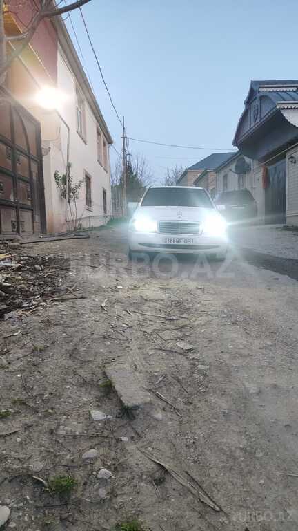 Mercedes C 180