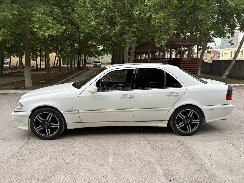 Mercedes C 240