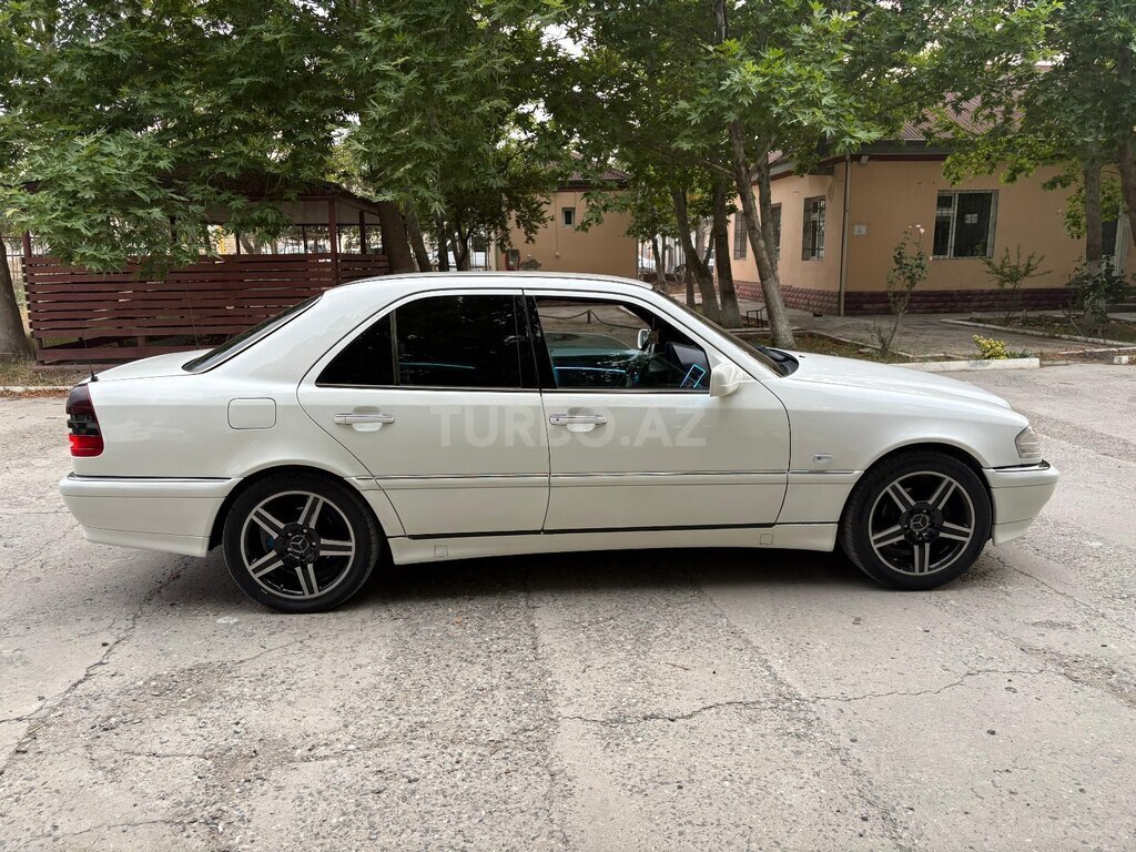 Mercedes C 240