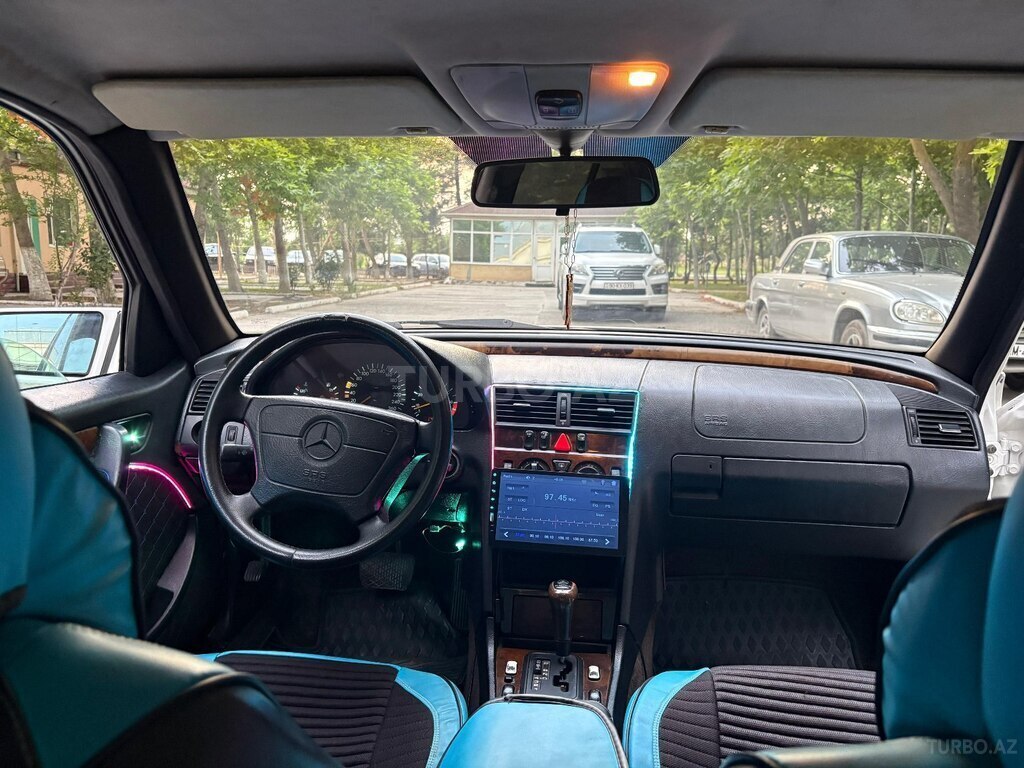 Mercedes C 240