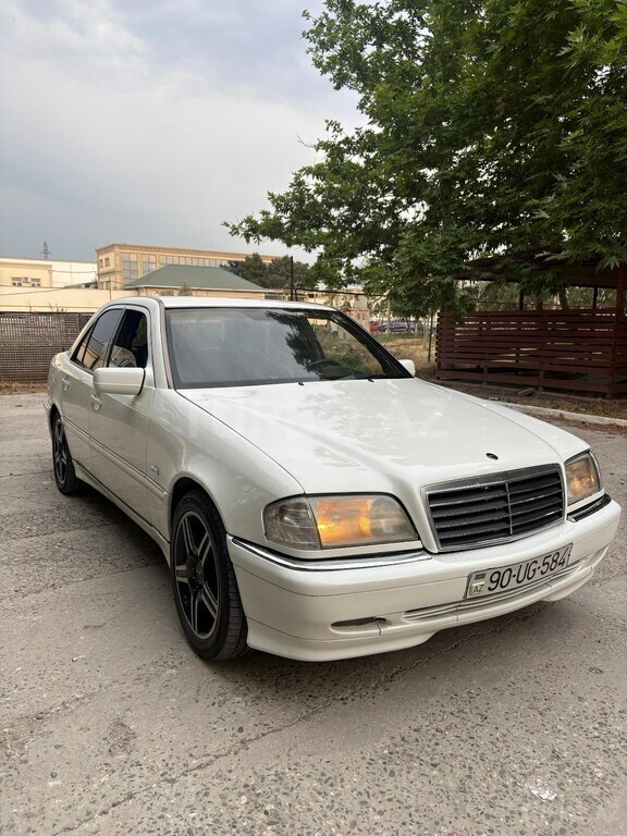 Mercedes C 240