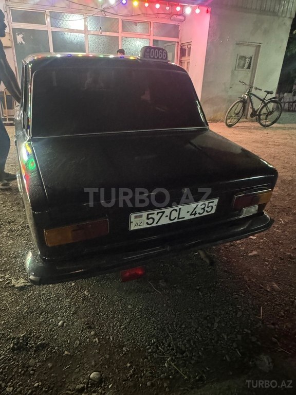 LADA (VAZ) 21011