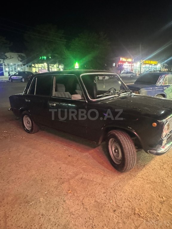 LADA (VAZ) 21011