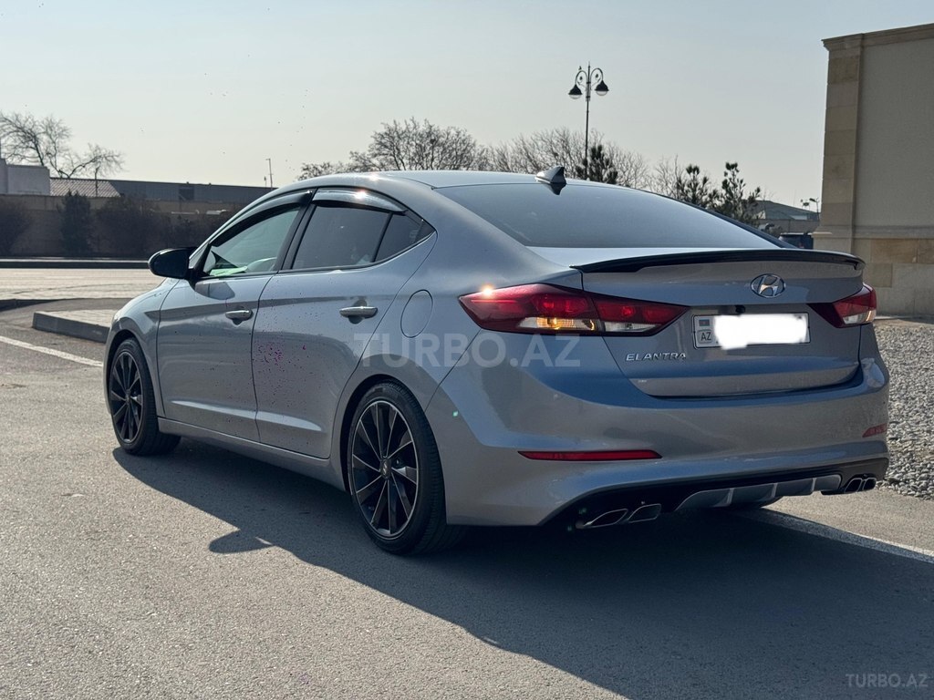 Hyundai Elantra