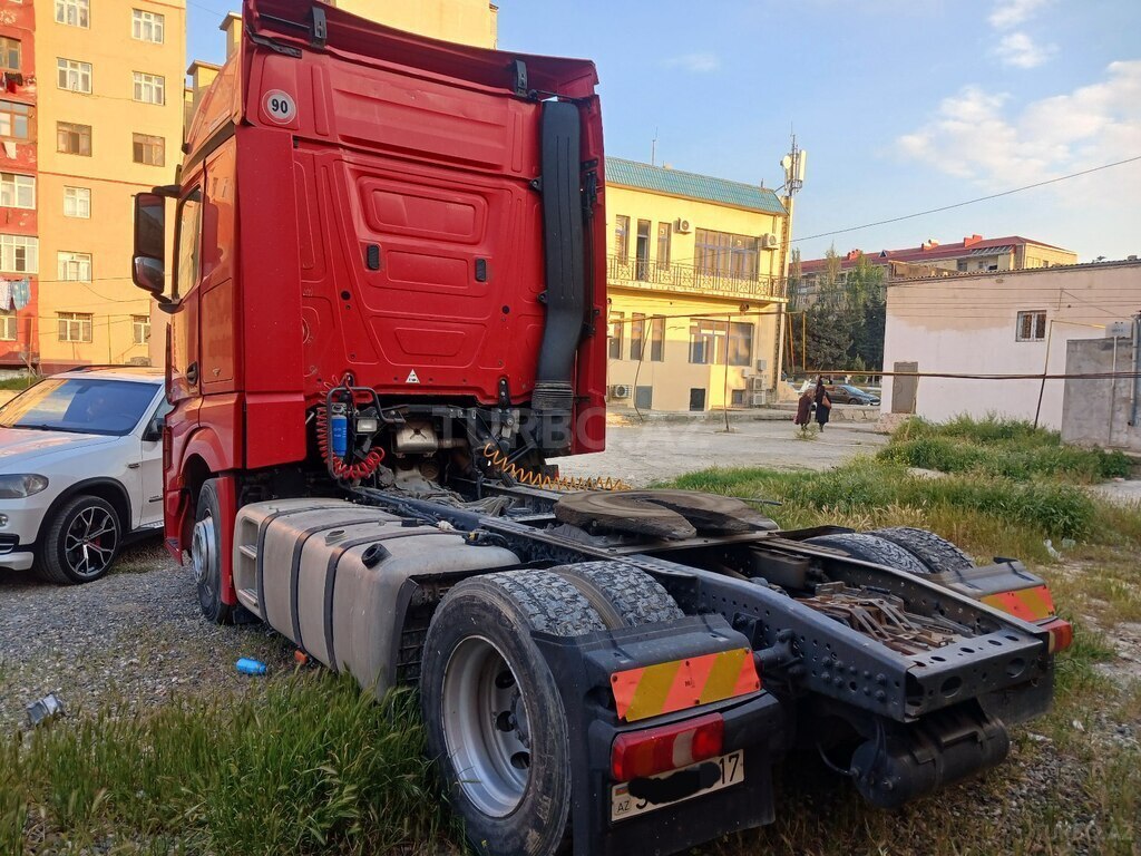 Mercedes Actros 1846