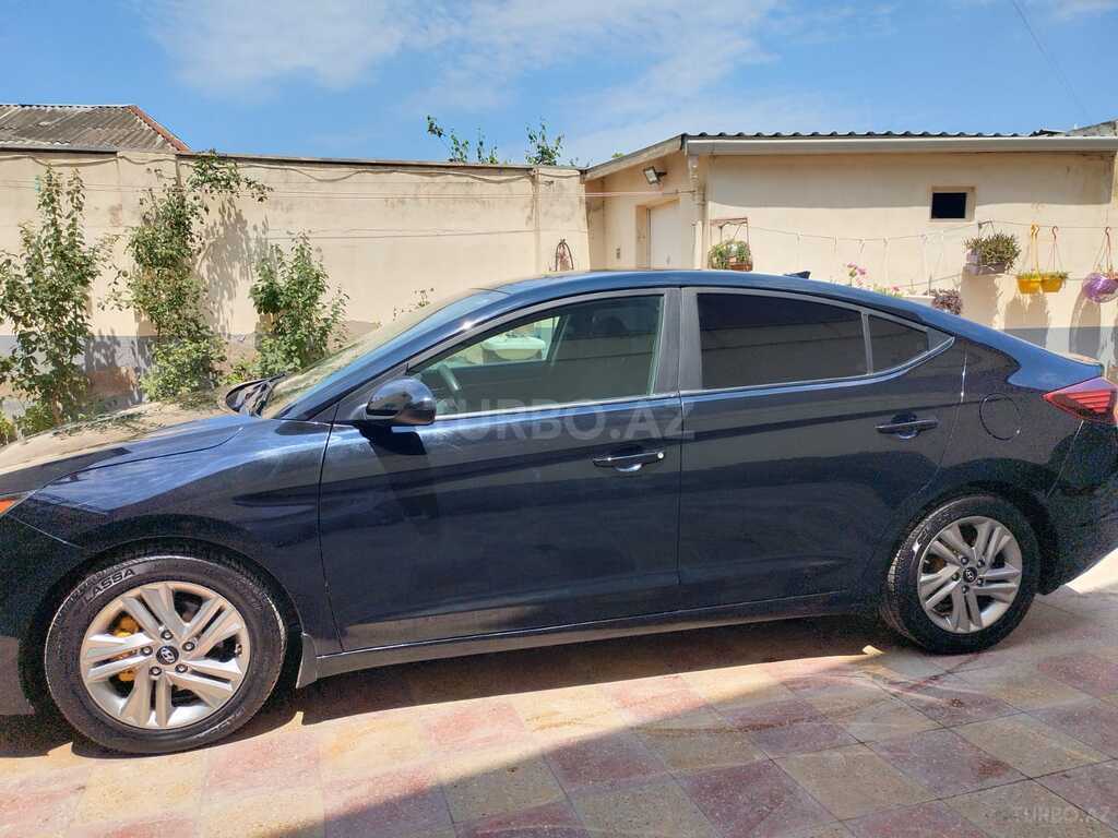 Hyundai Elantra