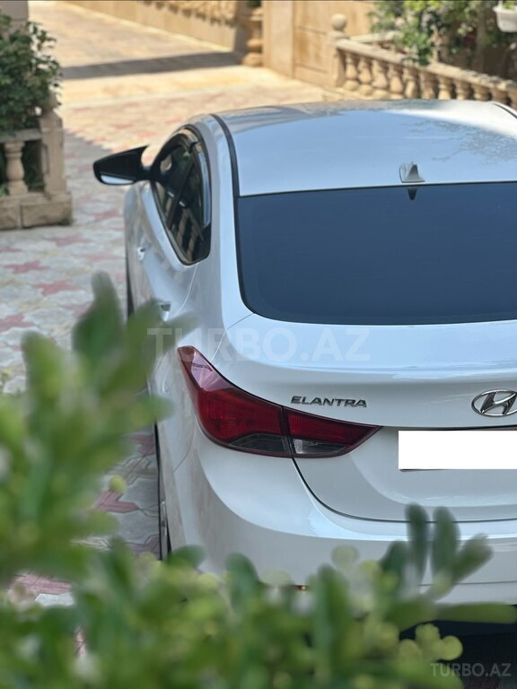 Hyundai Elantra