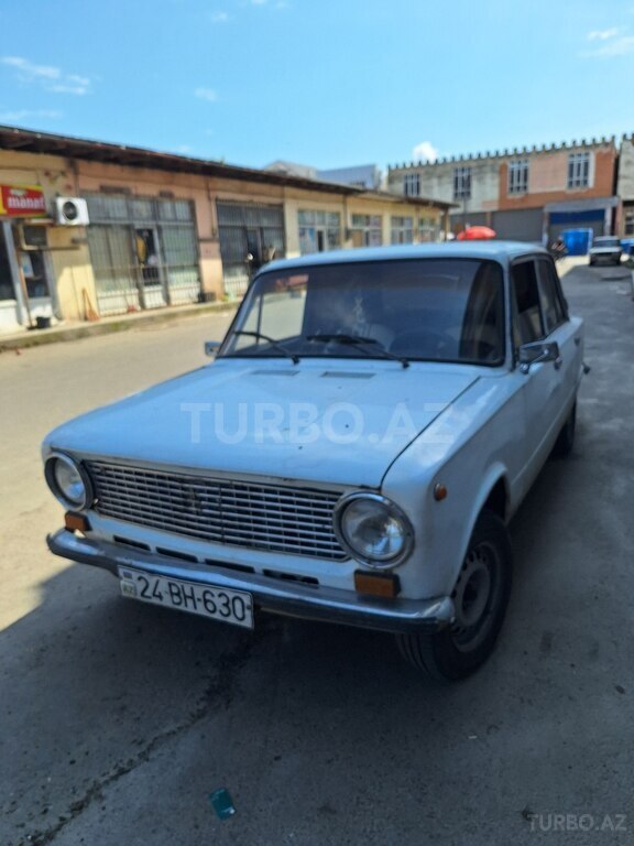 LADA (VAZ) 21011
