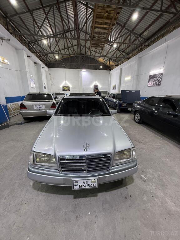 Mercedes C 200