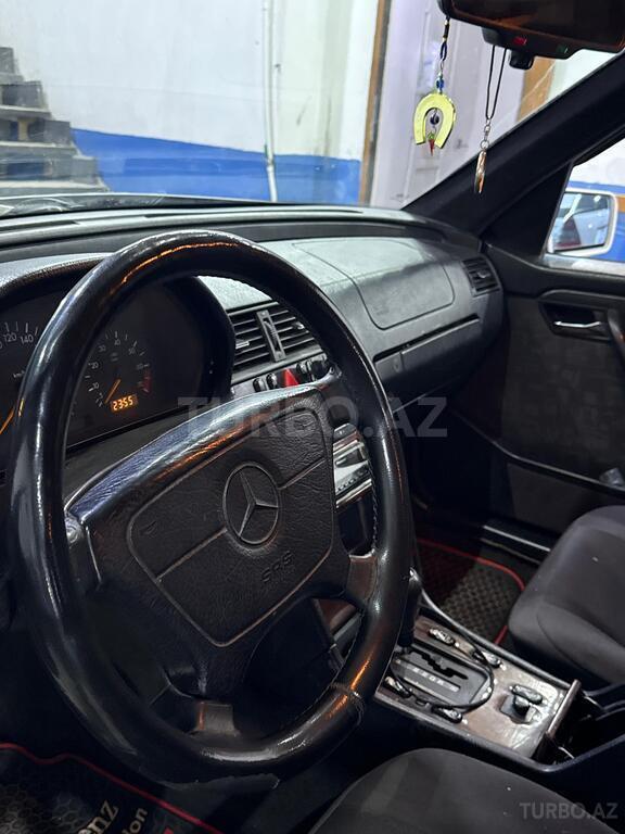 Mercedes C 200