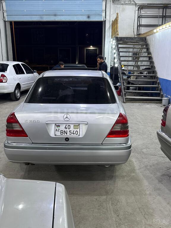 Mercedes C 200
