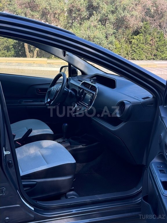 Toyota Prius C
