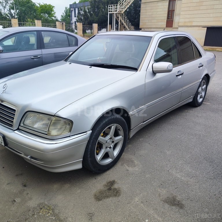 Mercedes C 230