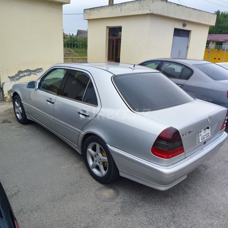 Mercedes C 230