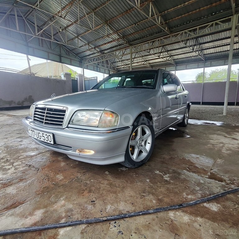 Mercedes C 230