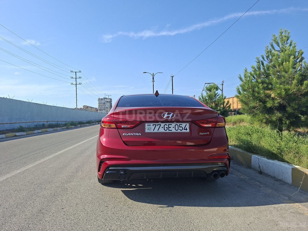 Hyundai Elantra
