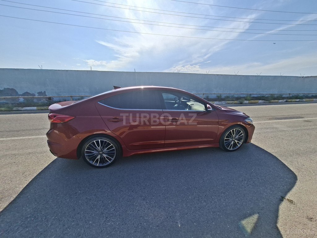Hyundai Elantra