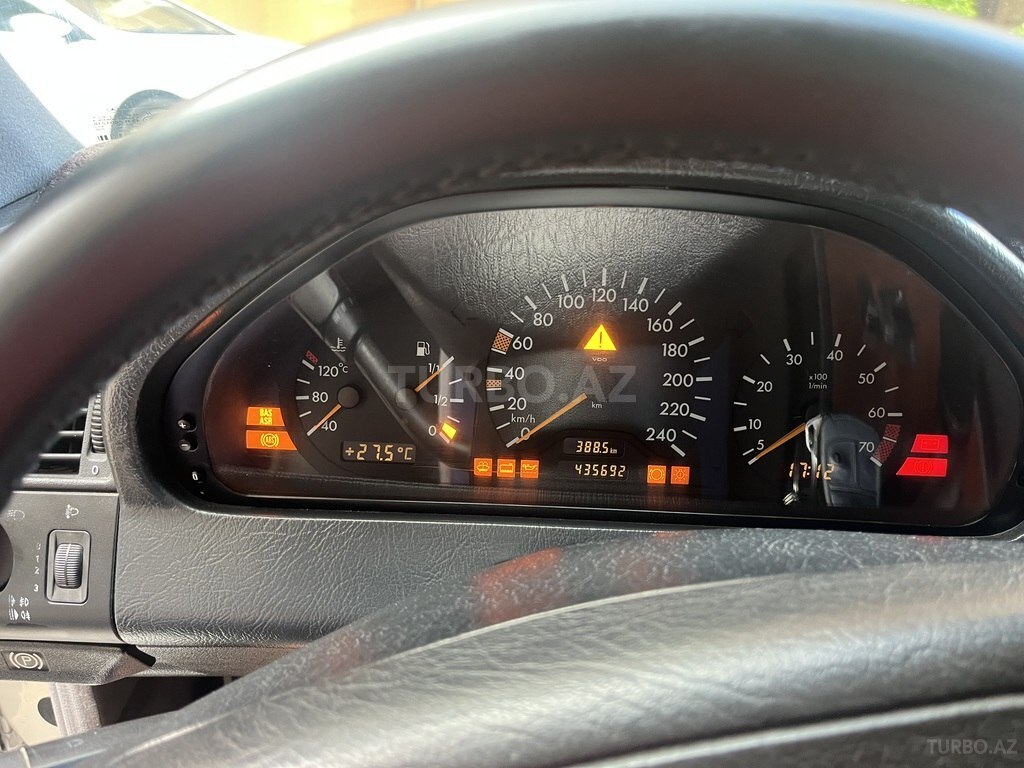 Mercedes C 180
