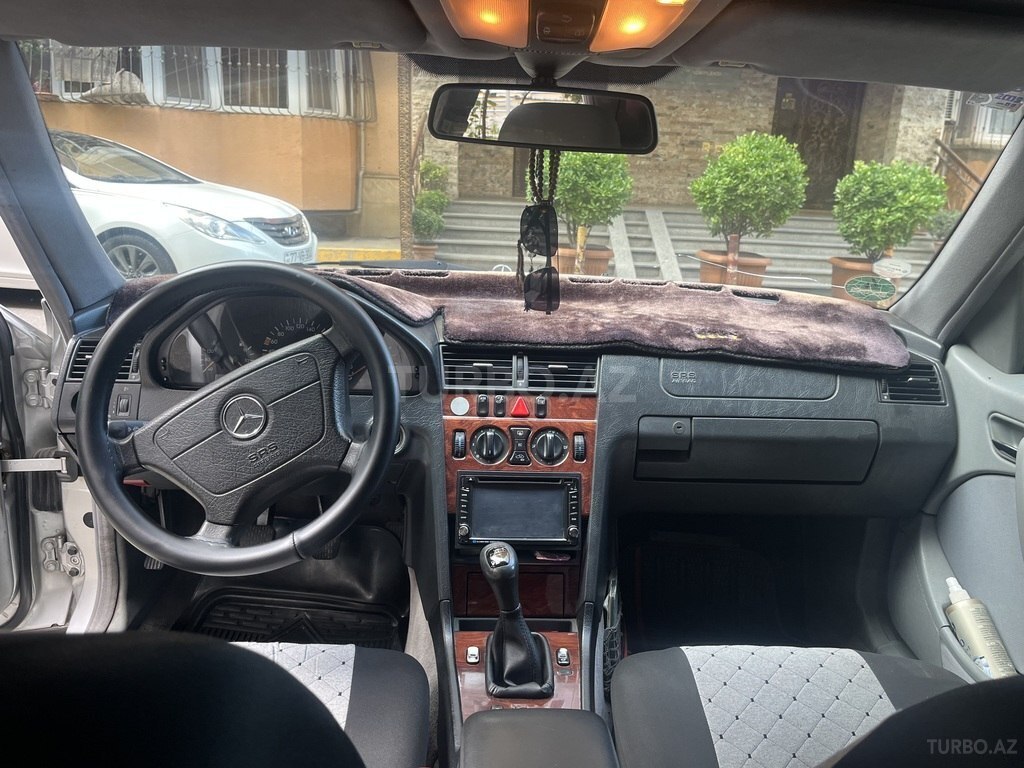 Mercedes C 180