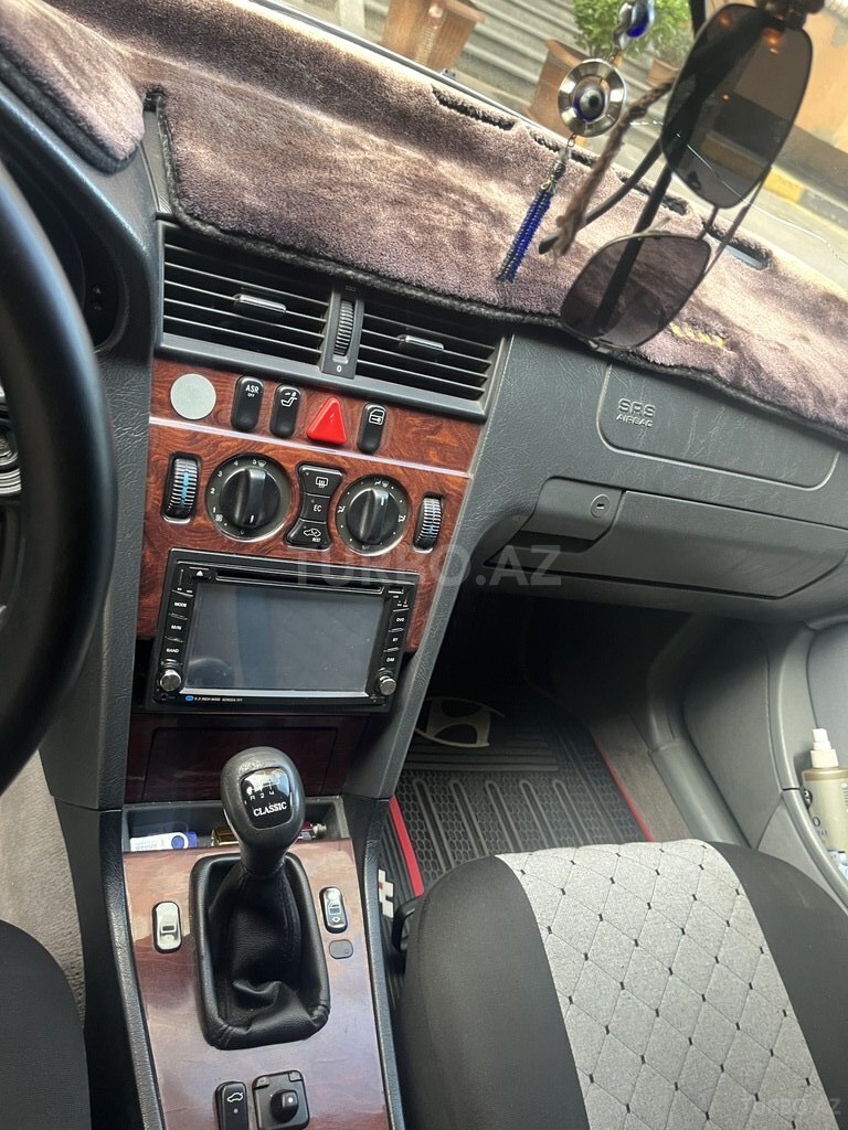 Mercedes C 180