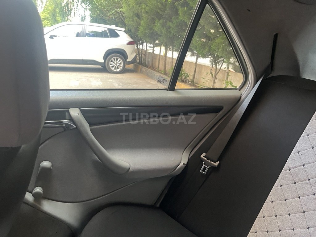 Mercedes C 180