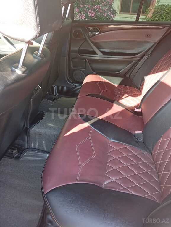 Mercedes E 240