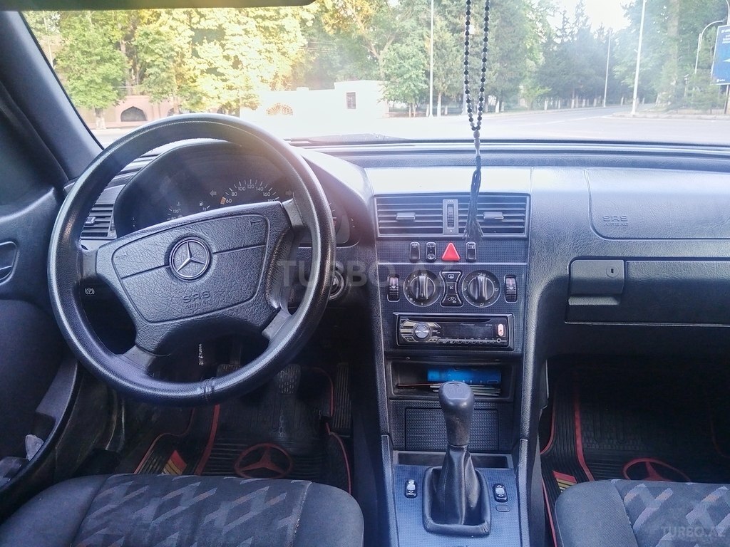 Mercedes C 200