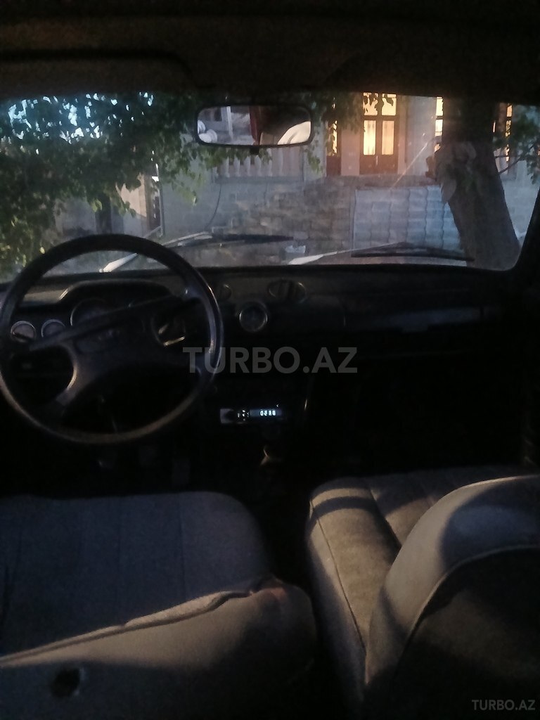 LADA (VAZ) 21011