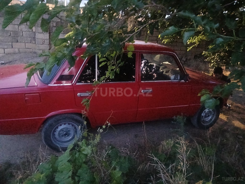 LADA (VAZ) 21011