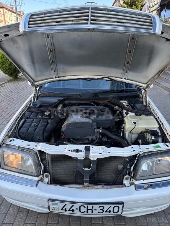 Mercedes C 200