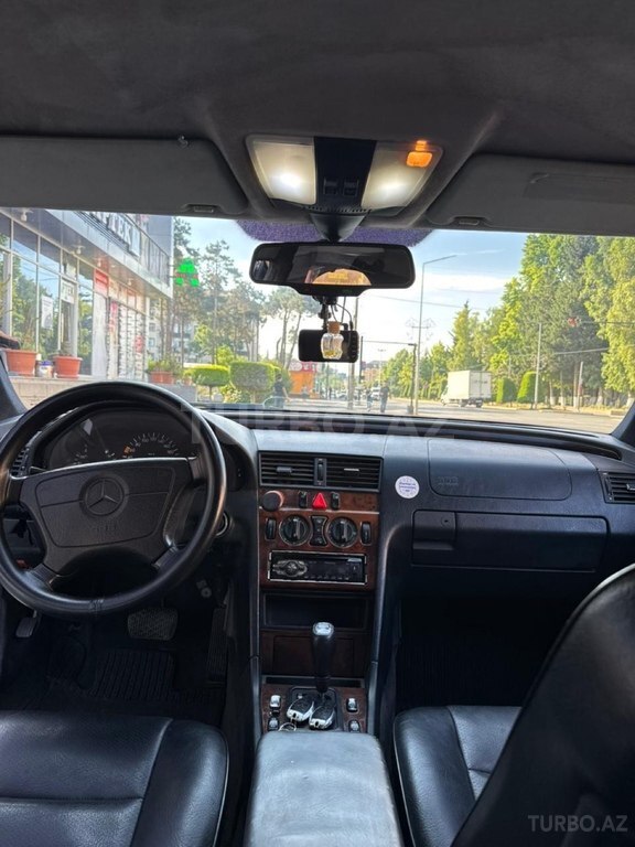Mercedes C 200