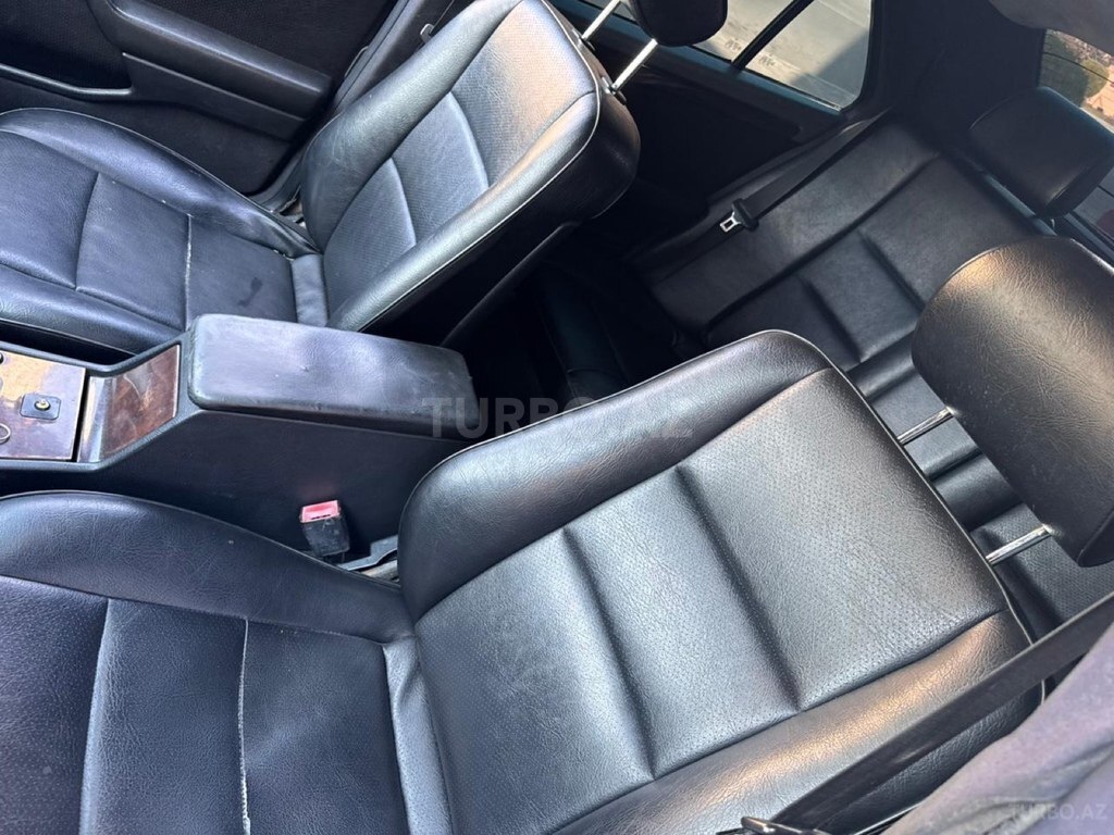 Mercedes C 200