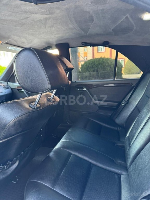 Mercedes C 200
