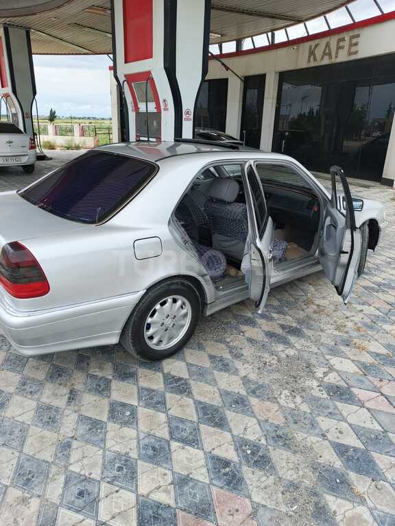 Mercedes C 250