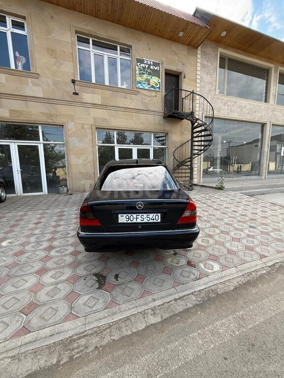 Mercedes C 180