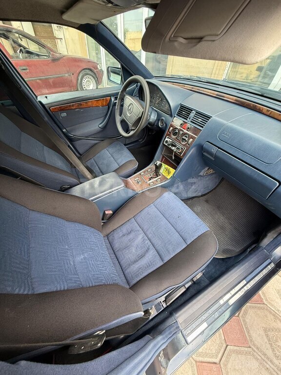 Mercedes C 180