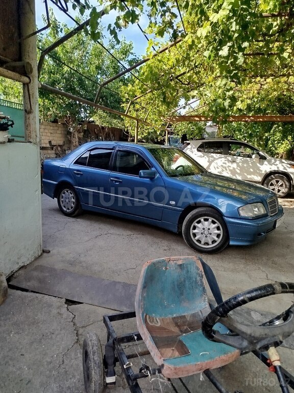 Mercedes C 180