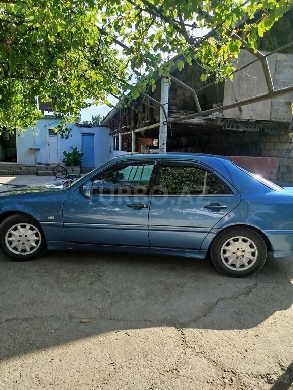 Mercedes C 180