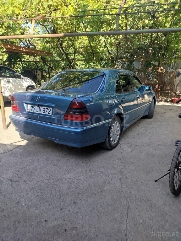 Mercedes C 180